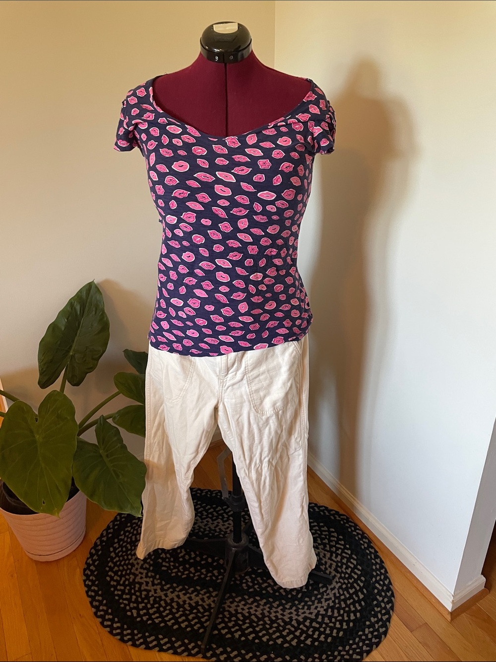 Lilly Pulitzer Navy Top with Pink Lip Print